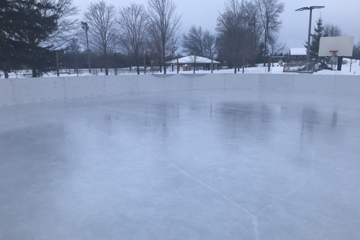 Graeme Hollinger Community Outdoor Rink